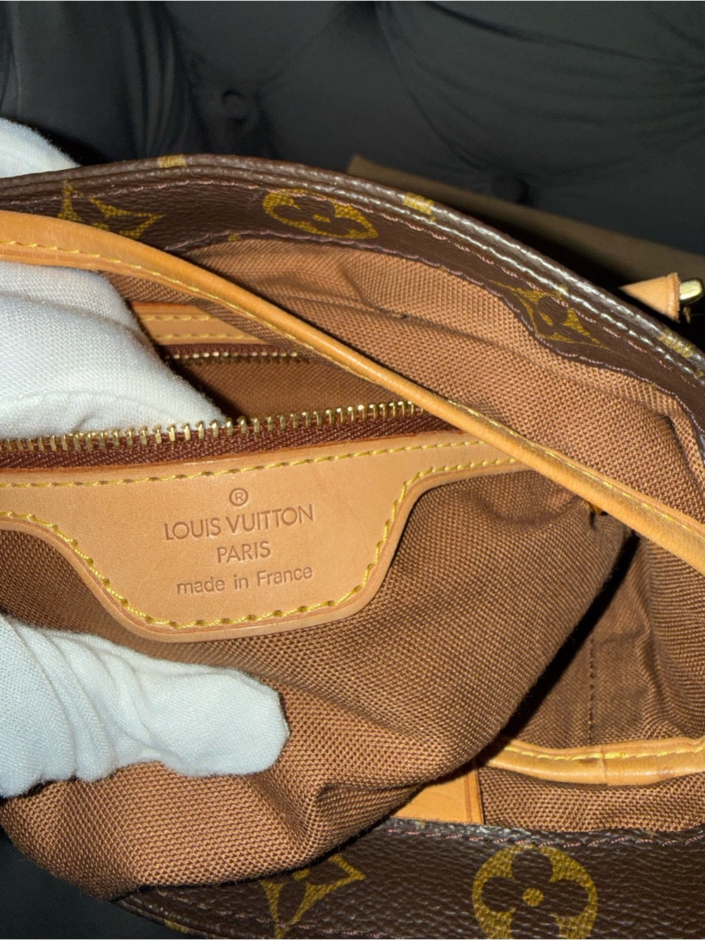 🔥EUC Louis Vuitton Monogram Vavin PM SR1010 comes with dustbag🔥 - Picture 9 of 17